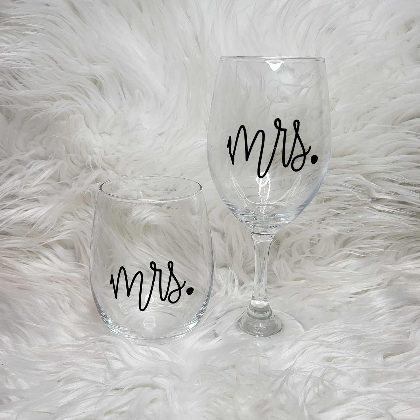 Mrs. & Mrs. Wine Glass Set